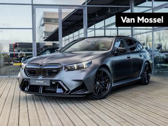 bmw 5-serie touring m5 | frozen deep grey | 21 inch jet black | panoramadak | m-drivers package | elektr.trekhaak | bowers & wilkins | driving assistant profess