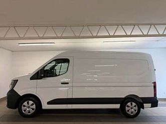 renault master 3.5t 2.0 blue dci 150hk automat/drag/värmare/moms/kamer