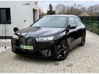 bmw ix xdrive40 74,1kwh bowers & wilkins. laser. sky lounge. clear & bold. masszázs. driv.ass.prof. park