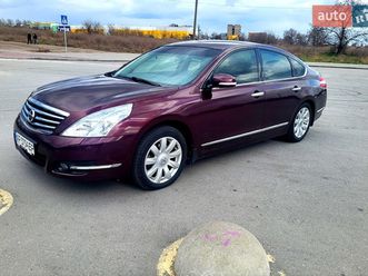 nissan teana 2010