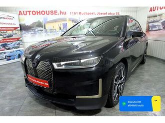 bmw ix xdrive40 74,1kwh sky lounge panorámatető! swarovski pachet! masszázs! 22 coll! lézer! h-k!