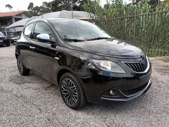 1000 hybrid alberta ferretti 5porte carplay italia