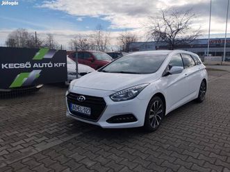 hyundai i40 1.7 crdi hp premium dct szervízköny...