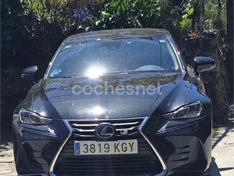 lexus is 2.5 300h executive parking