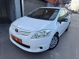 toyota auris 1.33-slo-1.lastnik-servisna-klima-usnje-top