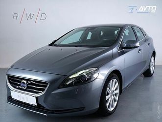 volvo v40 t3 2.0 bencin. 112 kw