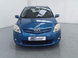 toyota - auris 1.4 d4d active