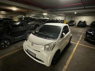 toyota iq 2009