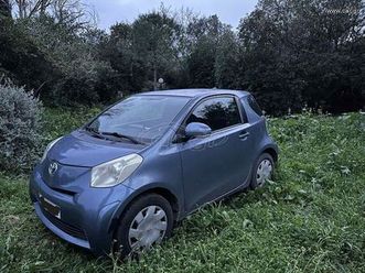 toyota iq 2011