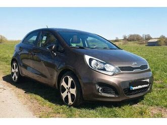kia rio 1.4 fifa world cup edition