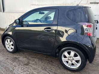 toyota iq 2010