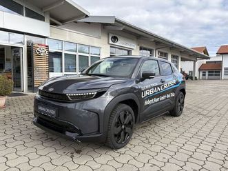 toyota urban cruiser 61kwh *lounge*