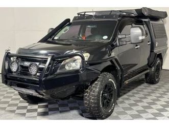 2014 isuzu kb 300 d-teq lx standard 4x4 double-cab