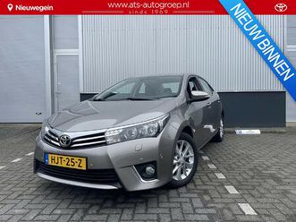 toyota corolla 1.6 vvti sol business sedan, benzine automaat , uniek | zeer luxe | all season | trekhaak | navigatie | nieuwstaat |