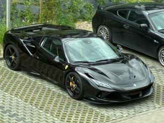 ferrari f8 spider nur 5000km