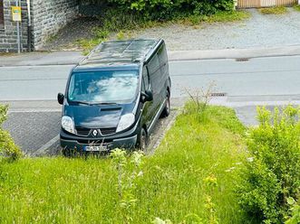 renault trafic 2 - passenger - long - 2,5 diesel - 305.000km