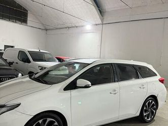 toyota auris 1.6 d-4d lounge