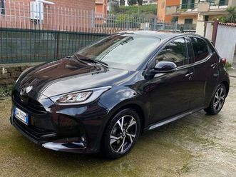 toyota yaris 1.5 hybrid 5 porte trend