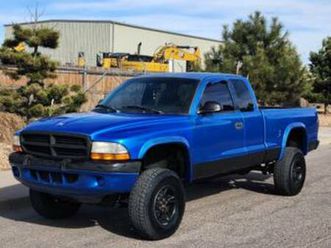 99 dodge dakota v6 4x4 - low miles