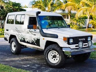 1992 toyota land cruiser 9-passenger troop carrier, auxiliary fuel tank