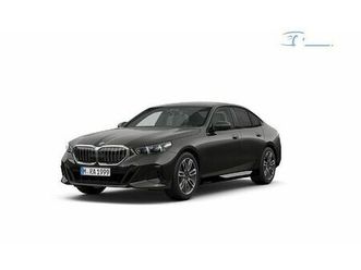 bmw serija 5: 520d m sport dobava marec