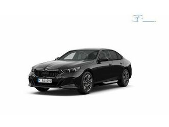 bmw serija 5: 520d xdrive m sport pro dobava marec