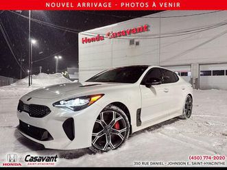 gt limited ti avec intérieur rouge