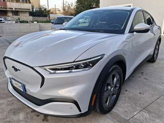 extended range rwd 300cv auto