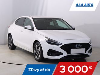 hyundai i30 fastback 1.4 t-gdi, style, automat, sr,2.maj
