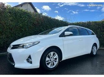 toyota auris touring sports 1.8 hybride 136ch dynamic