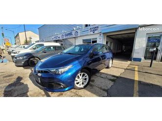 toyota auris touring sports 1.8 hybrid 136 collection cvt auto