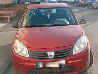 vend renault dacia 180000 km