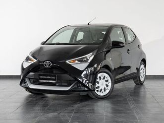 aygo connect 1.0 vvt-i 72 cv 5 porte x-play mmt