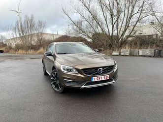 v60 cross country 2.0 d4 kinetic geartronic