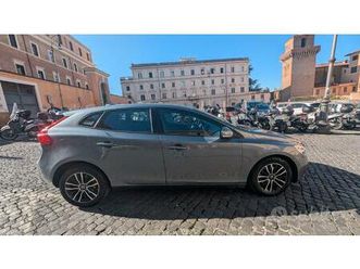 volvo v40 1.9 t2 122cv r-design
