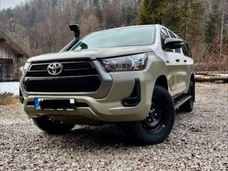 hilux camper overlander jäger arbeitstier