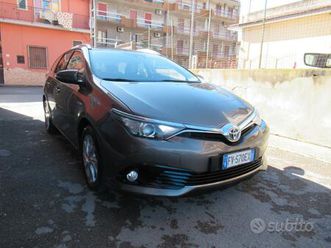 toyota auris touring sports 1.8 hybrid lounge