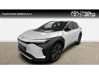 toyota bz4x style awd fr 80 kw + rr 80 kw