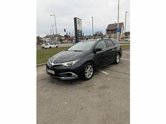 toyota auris touring sports 1.8 hsd executive skyview (automata)