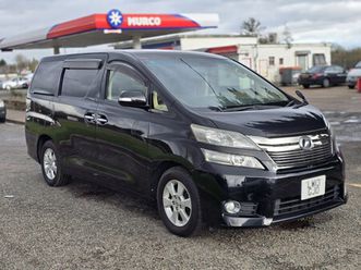 2013 (13) - 240x petrol, automatic, 8 seaters, 5-door
