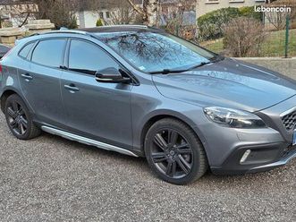 volvo v40 cross country 190cv moteur 81000km