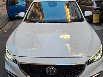 mg ehs plug-in hybrid luxury