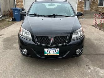 2010 pontiac g3 wave!! fresh safety!! super low kms!!