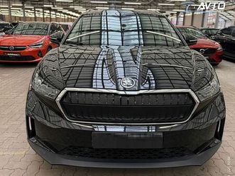 škoda enyaq iv 80 loft dsg toplotna črpalka - vlečna kljuka