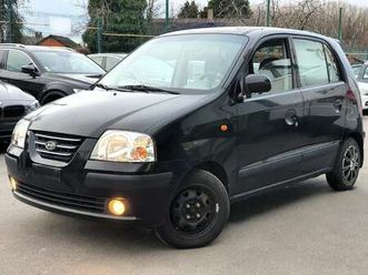 ◊1.1 essence - faible kilometrage - 5 portes - full carnet