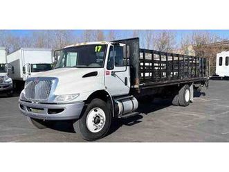 2017 international 4300 26ft. stake truck with liftgate only 80k miles
