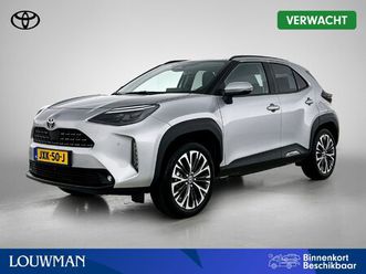 toyota yaris cross 1.5 hybrid 130 executive | zeer luxe uitvoering | blindspot | stoelverwarming | facelift model | stuur + voorruit verwarming |