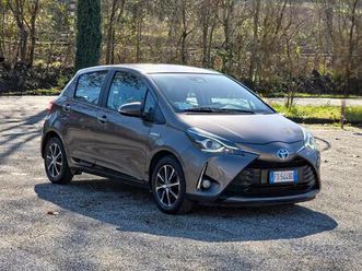 toyota yaris 1.5 hybrid 5 porte business 2018-e6 a