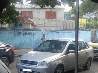 sedan 1.0 mpfi 8v 71cv 4p