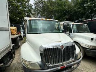 2013 international 4300 dump truck – durastar engine